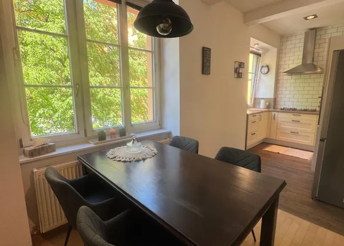 Feel Good At Dragon Bridge