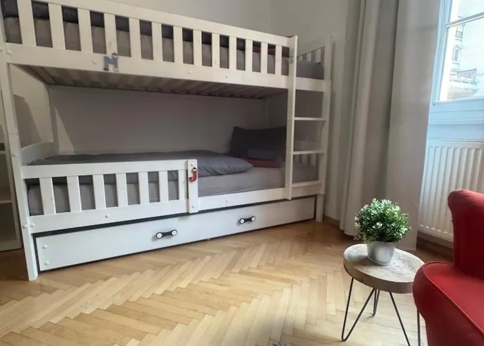 Feel Good At Dragon Bridge Λιουμπλιάνα