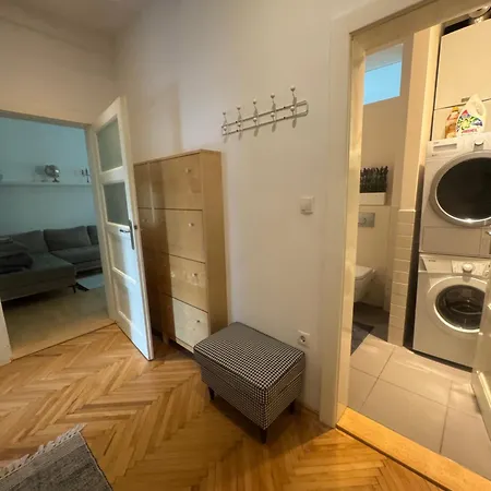 Feel Good At Dragon Bridge Apartmán